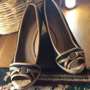 Sahara Black and Tan Heels